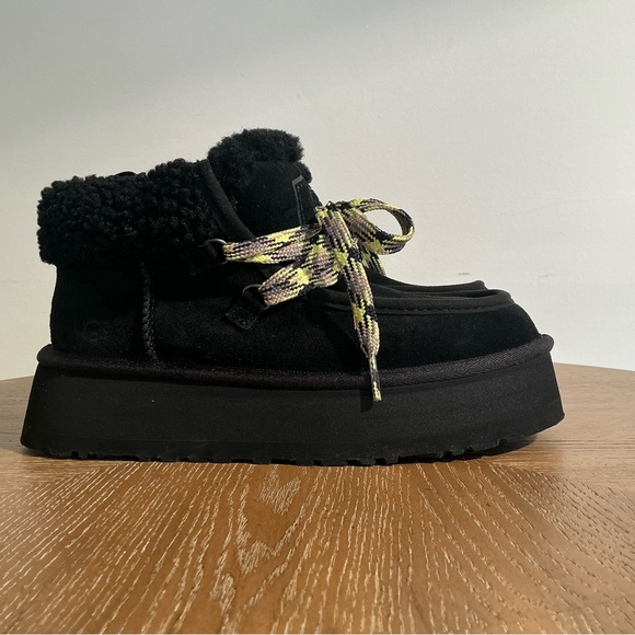 UGG Funkarra Cabin Cuff - Picture 9 of 9